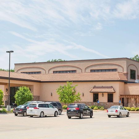 得梅因华美达热带度假村/会议中心度假酒店 Urbandale 外观 照片