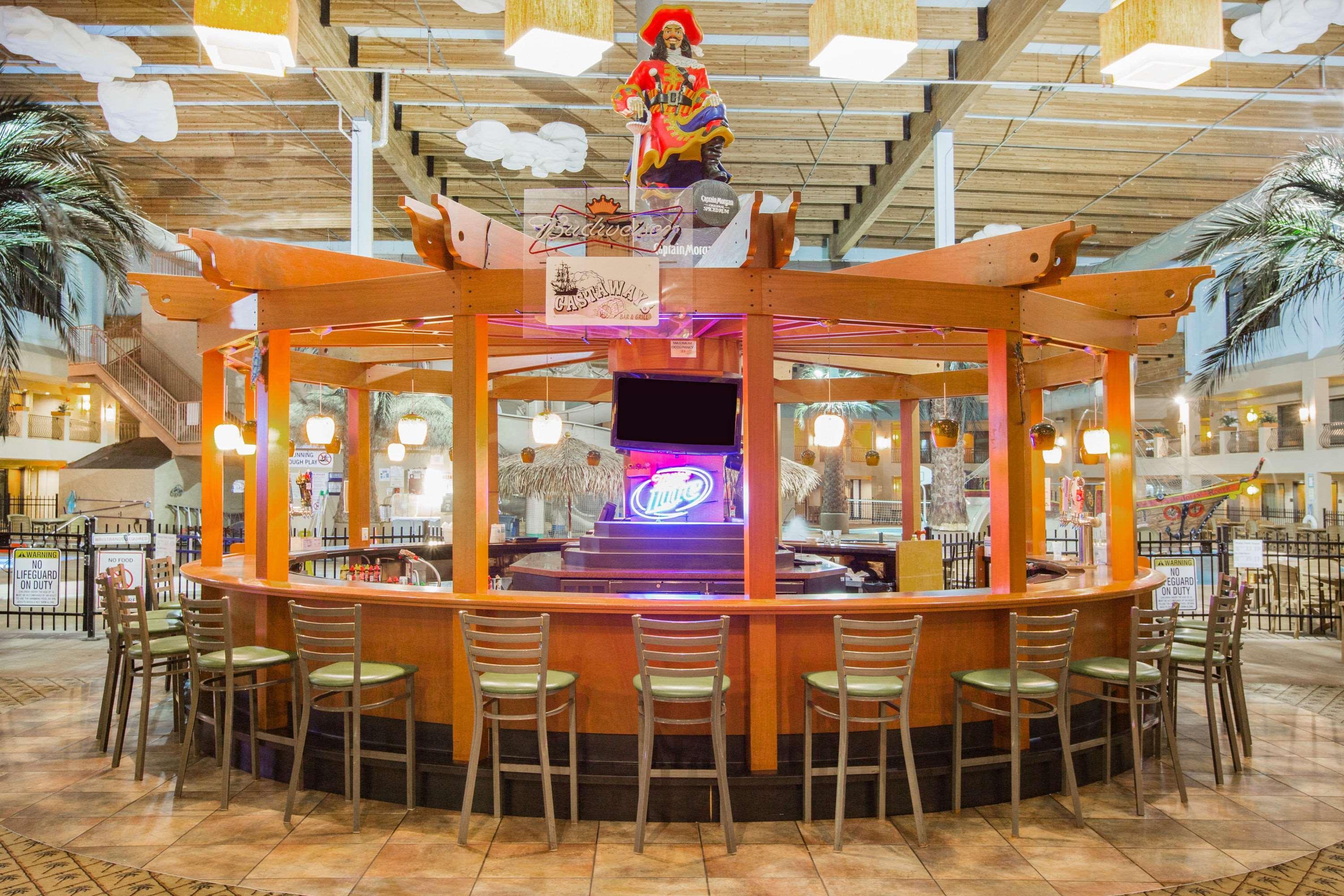 得梅因华美达热带度假村/会议中心度假酒店 Urbandale 外观 照片