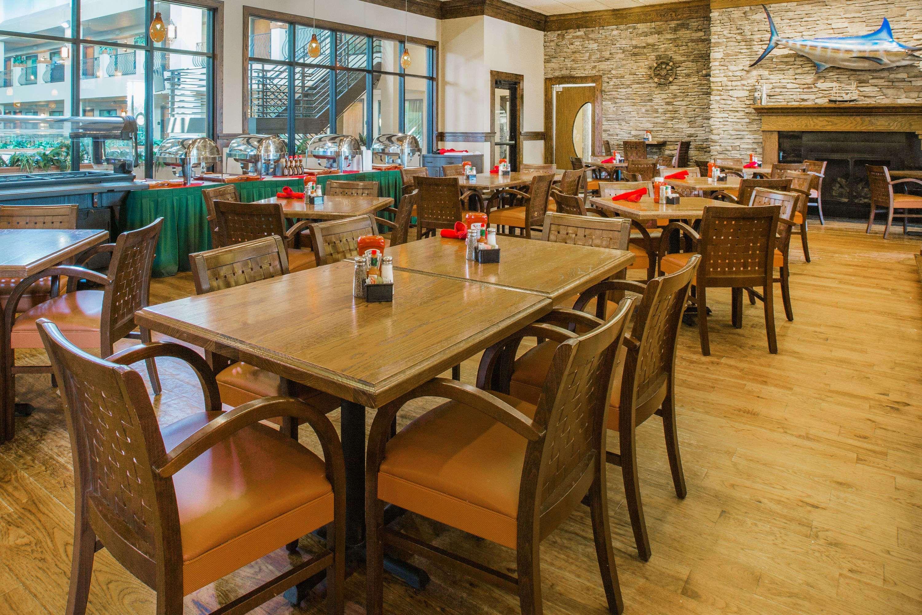 得梅因华美达热带度假村/会议中心度假酒店 Urbandale 外观 照片
